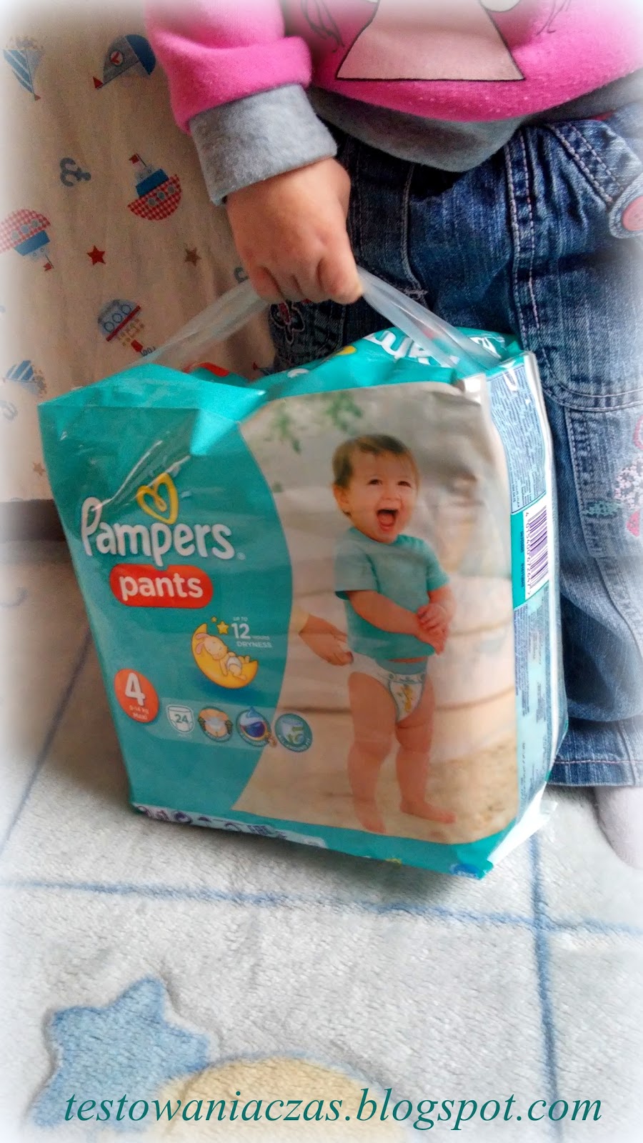 pampers stare logo