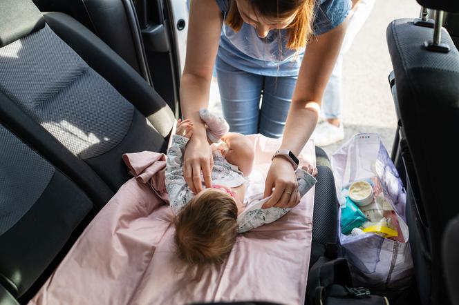 pieluchomajtki pampers 4 maxi 100 sztuk