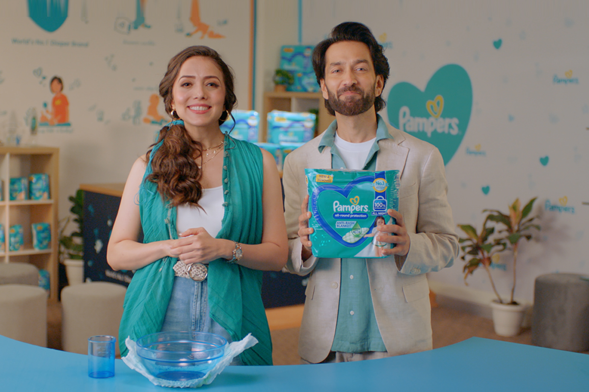 mega box pampers 5